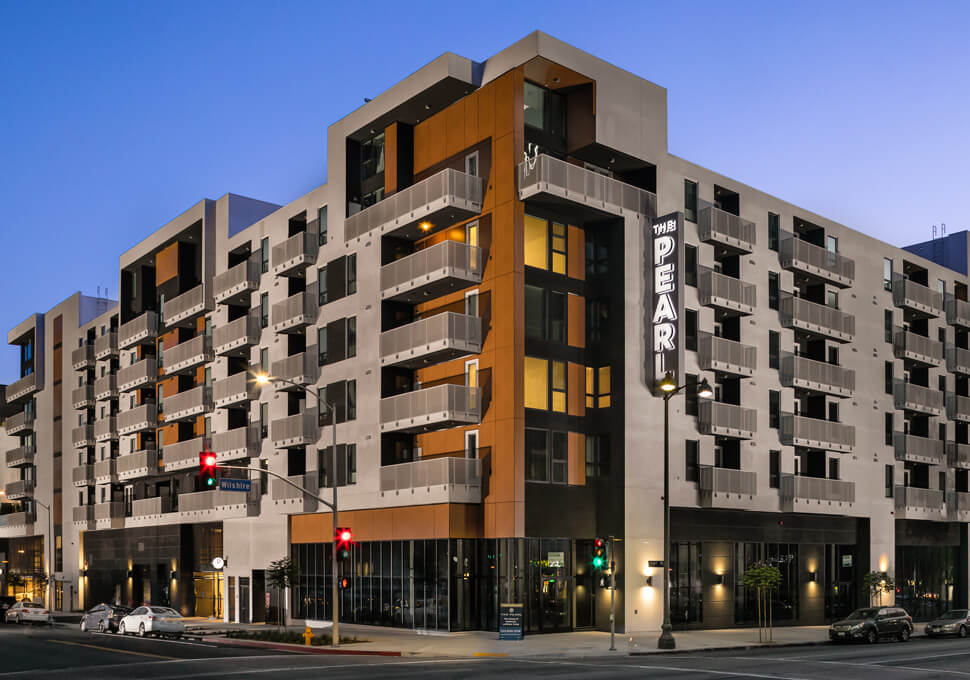 The Pearl on Wilshire — community and apartment views.